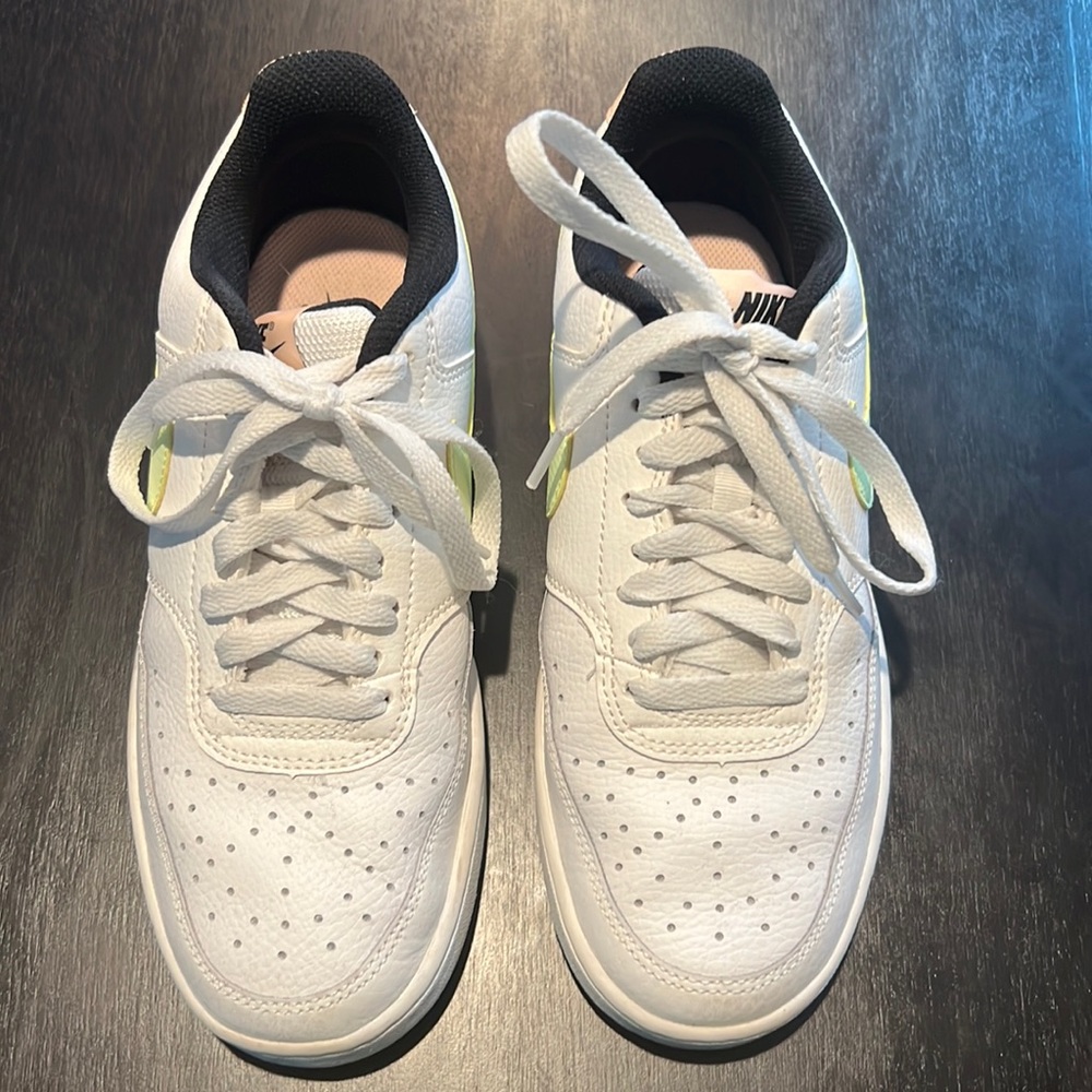 Nike women’s court vision